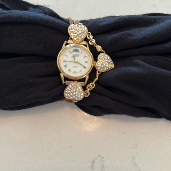 Elegant Gold Heart Women's Watch - Picture 1 of 5